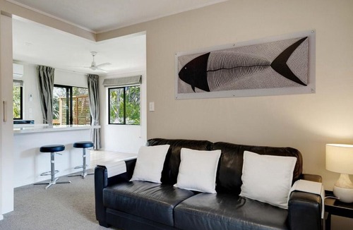 Greenhithe Apartment | The Studio Modern Charm Peaceful Garden Surrounds