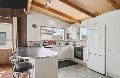Cooks Beach House | The Summer Bach at Cooks Beach