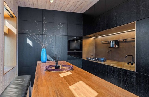 Sumner House | The Sumner Escape - Sleeps 5, Walk to Beach