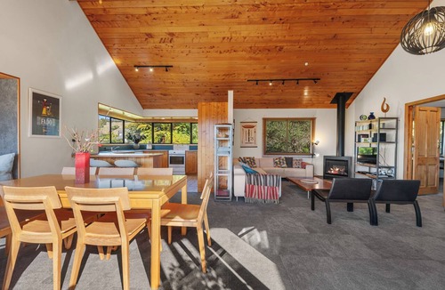 Lake Tarawera House | THE SWEET SPOT