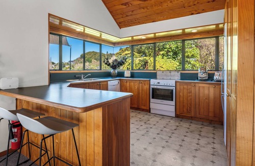 Lake Tarawera House | THE SWEET SPOT
