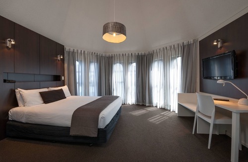 Riccarton Hotel | The Towers on the Park