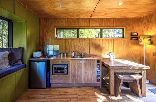 Oneroa Cabin | The Treehouse Waiheke Island