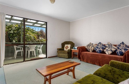 Waihau Bay House | The Treehouse – Whanarua Bay