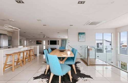 Papamoa Beach House | The Upper Deck
