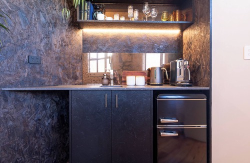 Martinborough Apartment | The Verdict Suite