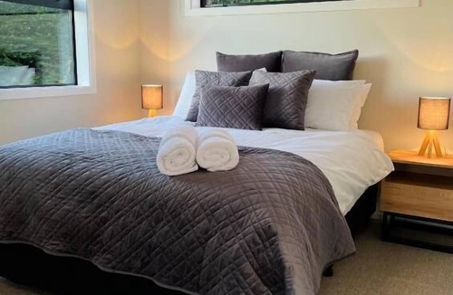 Waimate Hotel | The Waimate Lodges