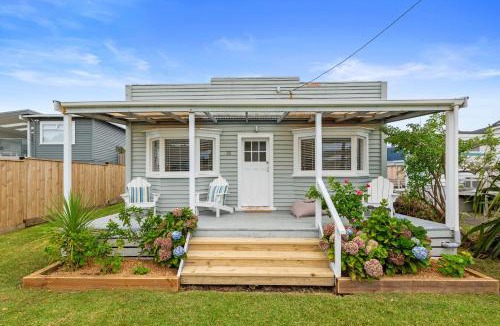 Waihi Beach House | The Wallnutt Nook - Waihi Beach Holiday Home