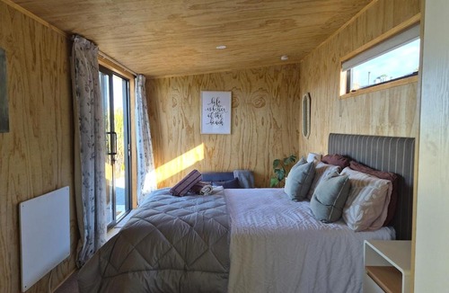 Kakanui House | The Wee Whale, Kakanui
