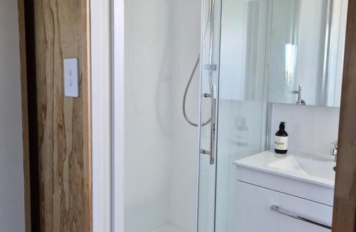 Kakanui House | The Wee Whale, Kakanui