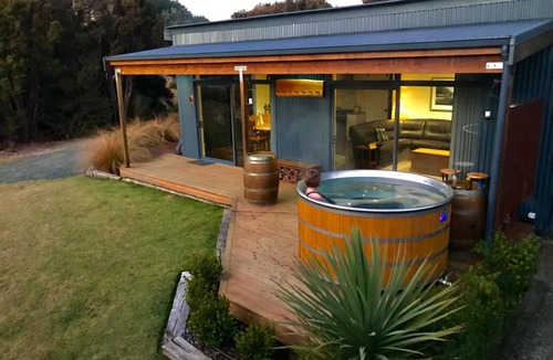 St. Arnaud Villa | The Woodsman's Den