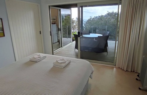 Rings Beach House | The Wow House - Modern, Stunning Beach & Ocean Views