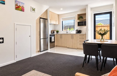 Christchurch City Centre Apartment | This charming townhouse, located in the heart of Christchurch Central