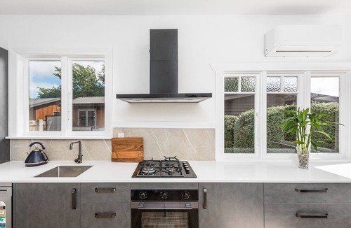 Upper Riccarton House | Three Bedroom in Riccarton with cafe across the road