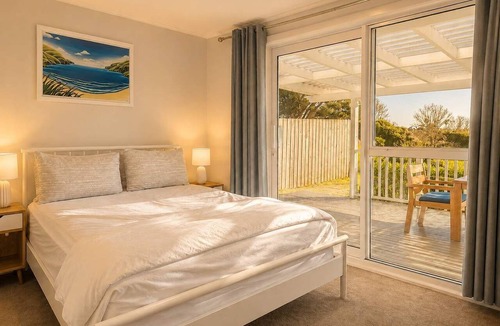Oneroa House | Ti Cottage - Walk to Oneroa Village