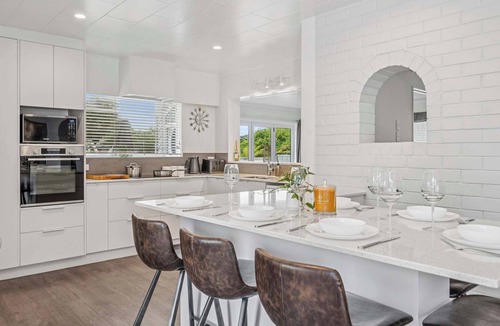 Springfield House | Tihi Time - Spa Pool, Games Room, Sleeps 10