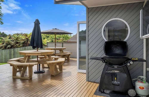 Springfield House | Tihi Time - Spa Pool, Games Room, Sleeps 10