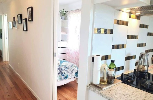 Tauranga Bed & Breakfast | Tiny Knight, Sherwood Forest - Tauranga