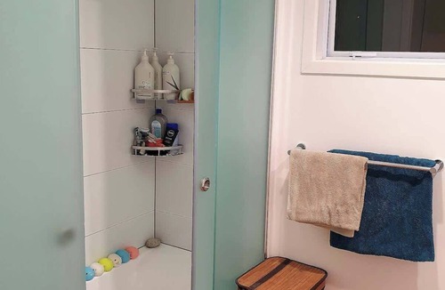 Tauranga Bed & Breakfast | Tiny Knight, Sherwood Forest - Tauranga