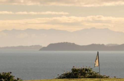 Clevedon House | Tio Point - Clevedon Family Getaway