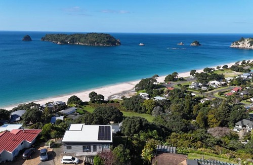 Hahei Apartment | Tirohanga a Hei - The view of Hei Adults only