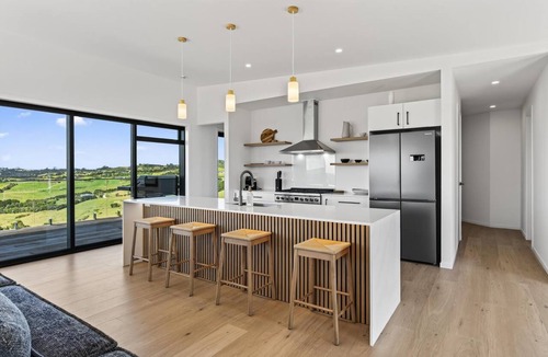 Mangawhai House | Top of the Hill - Stylish hilltop escape with sweeping coastal views