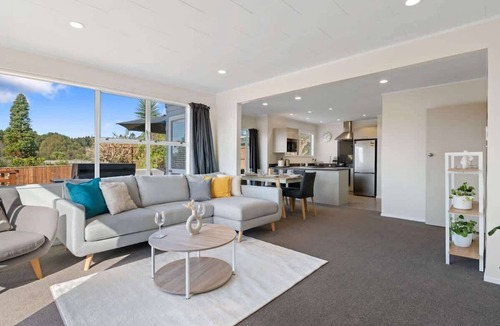 Springfield House | Top Spot - Spa Pool, EV Charger, Sleeps 6