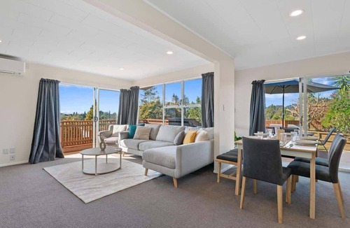 Springfield House | Top Spot - Spa Pool, EV Charger, Sleeps 6