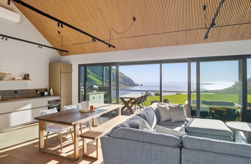 Nelson Region House | Totara Cottage Pepin Island