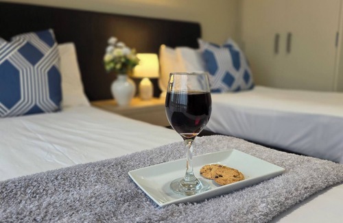 Riccarton Hotel | Tower Junction Motor Lodge