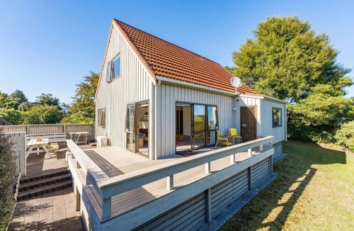 Richmond Heights House | Tranquil Retreat, lake view from rear deck, property backs onto reserve