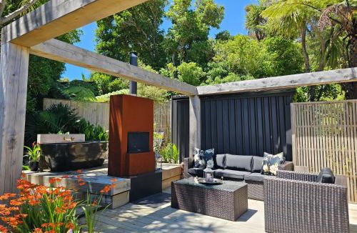 Collingwood Apartment | Tranquil Seaside Retreat for Two - Ever-Changing Estuary Views - Stone Bath & Starry Nights