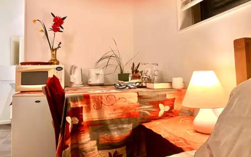 Solway House | Tranquil Sleep-out with Ensuite in City Fringe