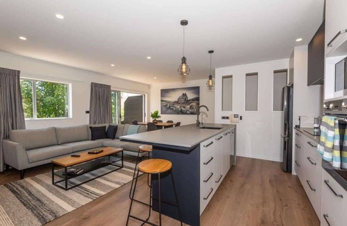 Lynmore House | Tree Walk - Redwoods, Spa Pool, Sleeps 10