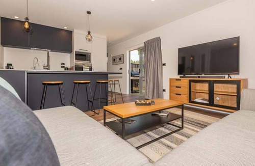 Lynmore House | Tree Walk - Redwoods, Spa Pool, Sleeps 10