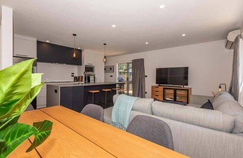 Lynmore House | Tree Walk - Redwoods, Spa Pool, Sleeps 10