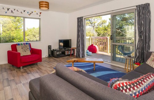 Hahei Cottage | Treehouse - Hahei Holiday Home