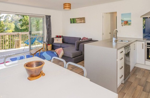 Hahei Cottage | Treehouse - Hahei Holiday Home