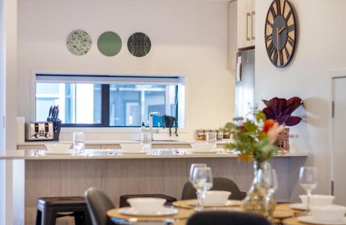 Christchurch City Centre Apartment | Tuam Street delight 4 bed 4 bath with Carpark