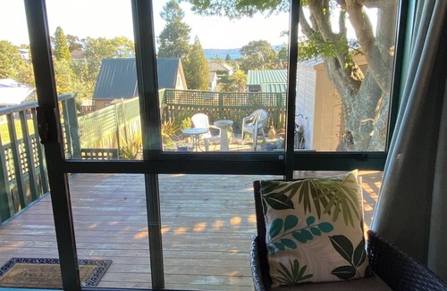 Taupo Apartment | Tui Cottage a private studio with your own entrance.