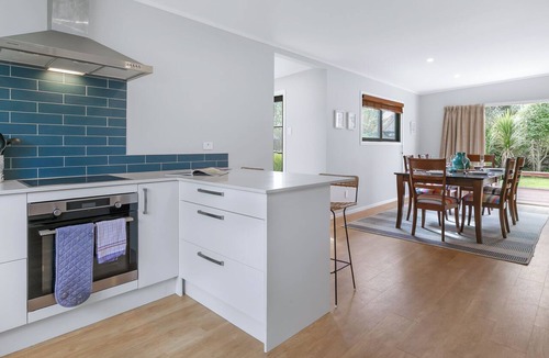 Peka Peka House | Tui Hollow - Kapiti Coast Holiday Home