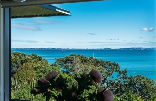 Surfdale House | TUI POINT WAIHEKE | Be My Guest
