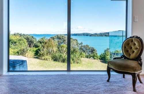 Surfdale House | TUI POINT WAIHEKE | Be My Guest