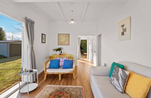 Kinloch House | Tui Shack - cosy with lake views