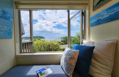 Hahei House | Tutaritari Treehouse - short bush walk to beach, private setting, lovely views