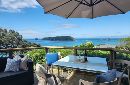 Hahei House | Tutaritari Treehouse - short bush walk to beach, private setting, lovely views