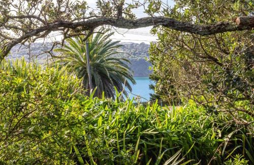 Oneroa House | Tutiri - Oneroa Studio Retreat