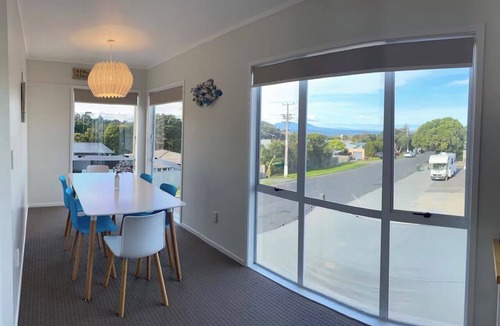 Leigh Apartment | Two bedrooms in the heart of Leigh