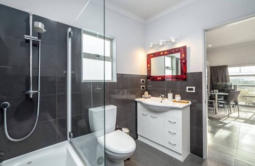 Martinborough House | TWO FOUR COLOGNE #4, Martinborough