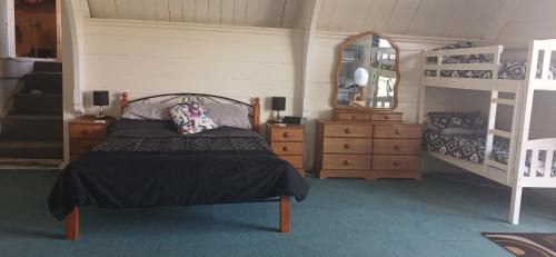 Kaipara District Apartment | Two large Interconnecting Guest-Wing Apartments at WHARE KURA the 150-yr-old Aratapu School House